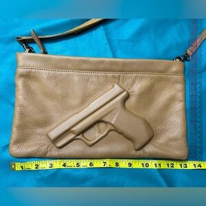 vlieger and vandam tan leather clutch/crossbody bag with embossed gun detail